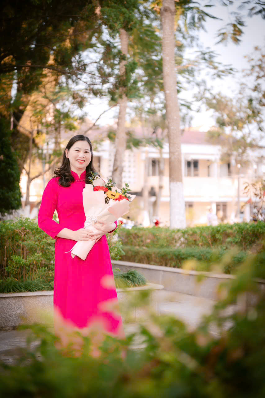 11 TT Hoàng Việt Hương - Hành chính
