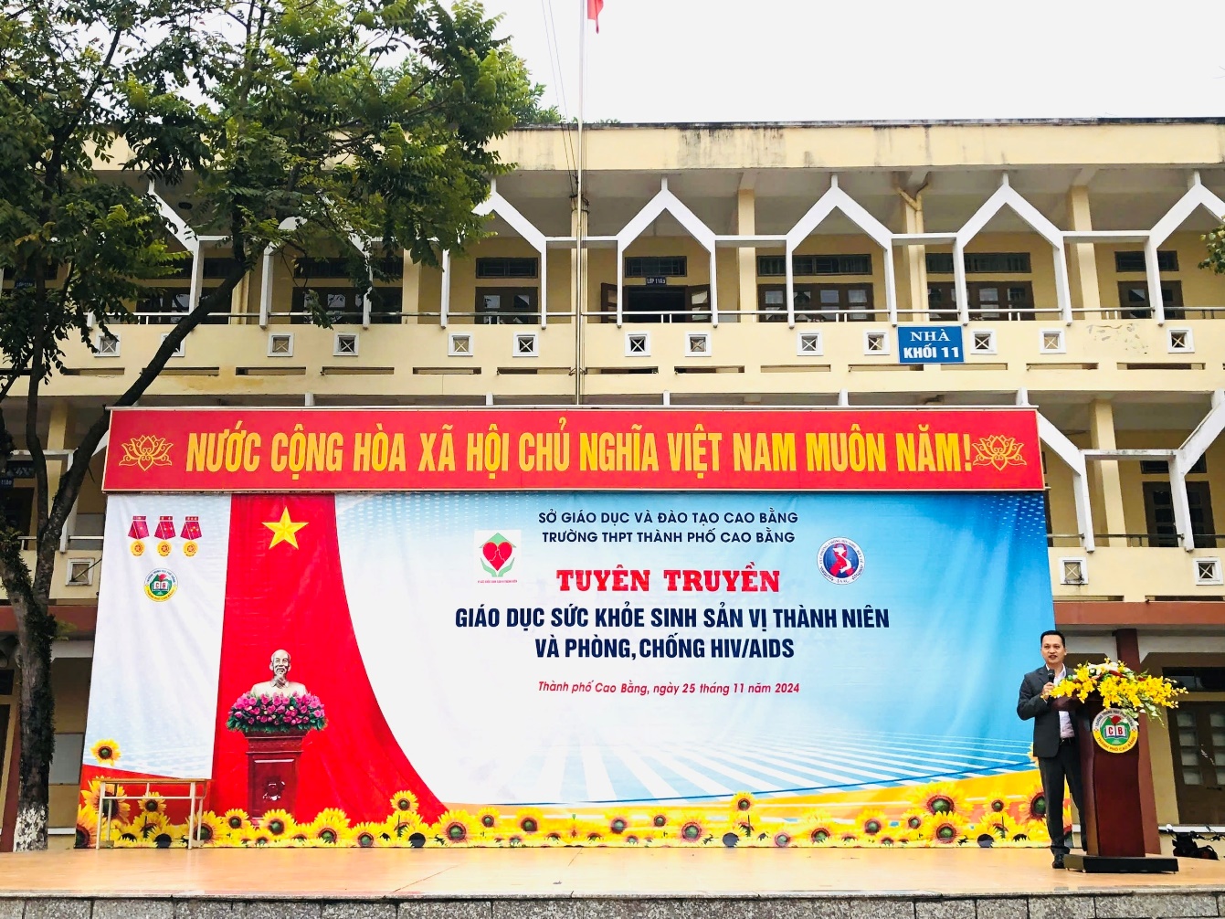 TRƯỜNG THPT THÀNH PHỐ CAO BẰNG TỔ CHỨC TUYÊN TRUYỀN, GIÁO DỤC SỨC KHỎE SINH SẢN VỊ THÀNH NIÊN VÀ PHÒNG, CHỐNG HIV/AIDS NĂM 2024