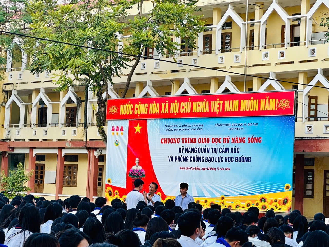 HOẠT ĐỘNG GIÁO DỤC KỸ NĂNG SỐNG TẠI TRƯỜNG THPT THÀNH PHỐ CAO BẰNG