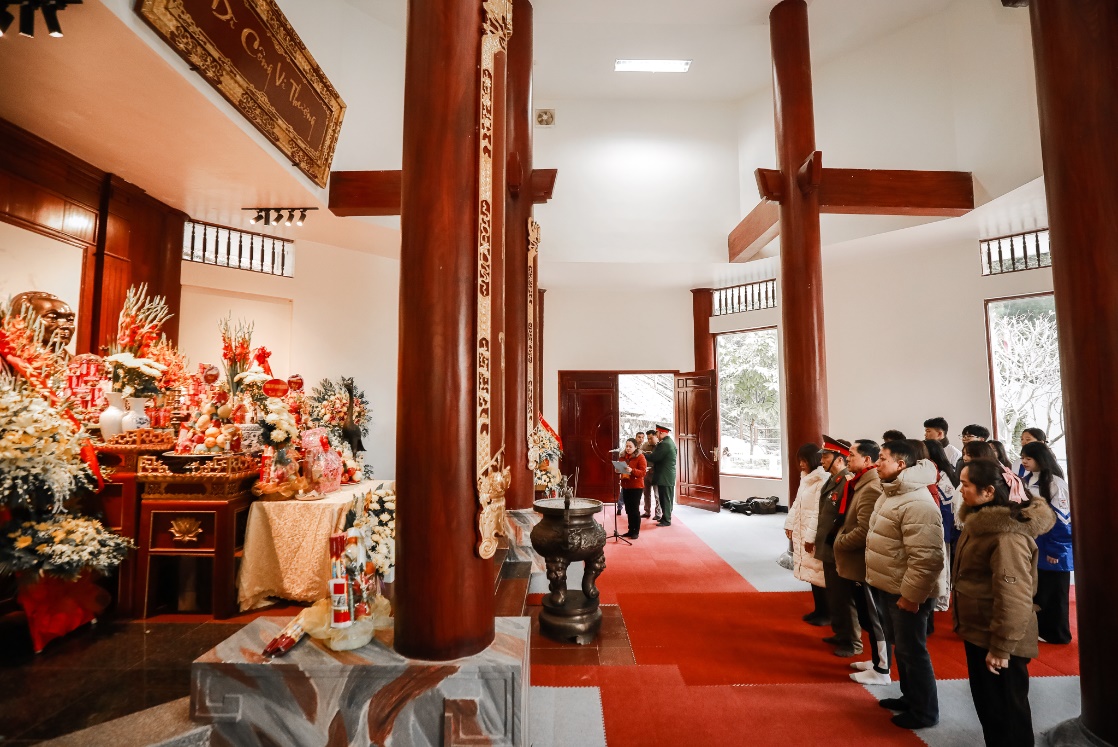 Trường Trung học phổ thông thành phố Cao Bằng tổ chức các hoạt động chào mừng kỷ niệm 80 năm ngày thành lập Quân đội nhân dân Việt Nam và 35 năm Ngày hội Quốc phòng toàn dân