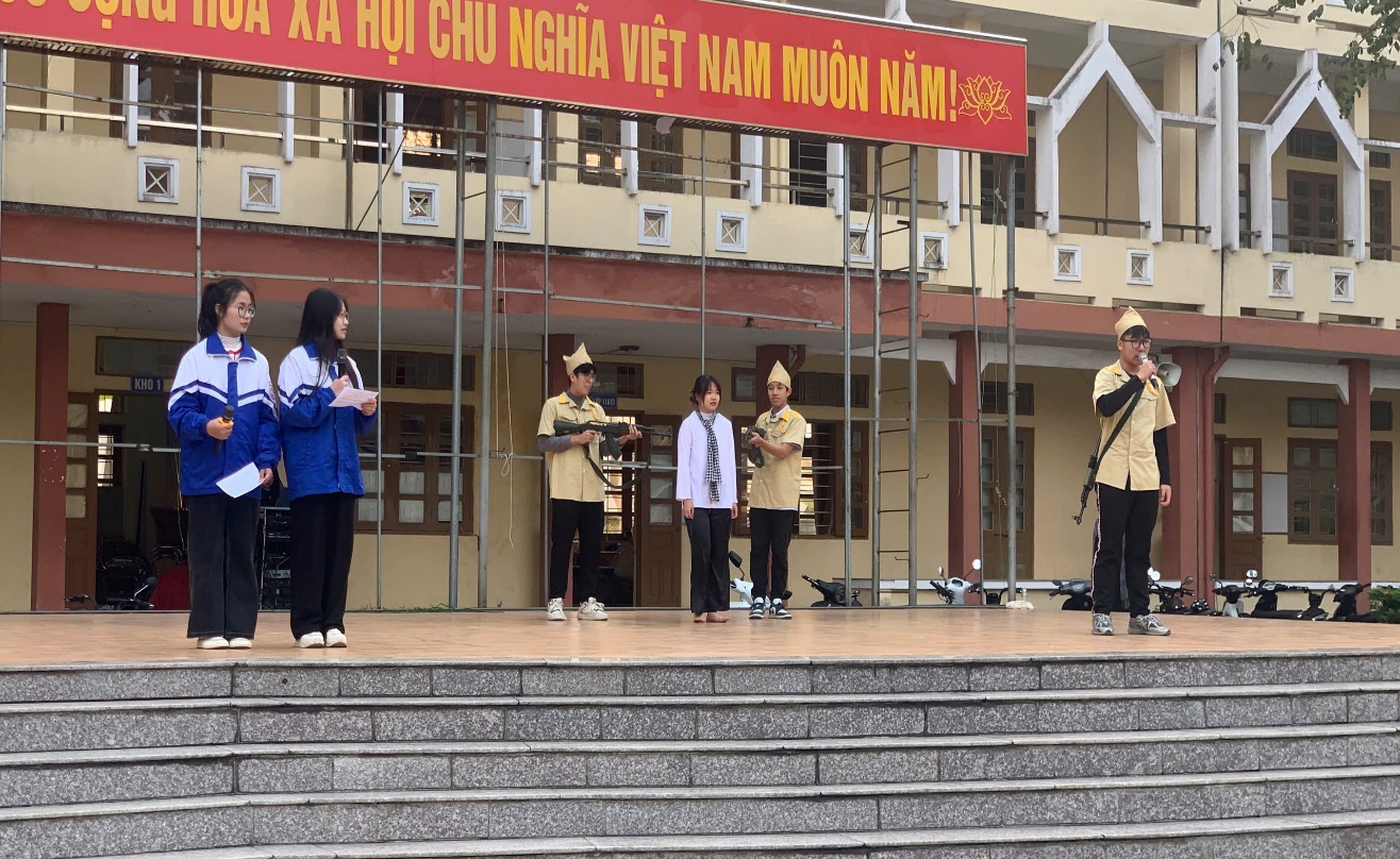 HOẠT ĐỘNG KỶ NIỆM 80 NĂM NGÀY THÀNH LẬP QUÂN ĐỘI  NHÂN DÂN VIỆT NAM  TẠI TRƯỜNG THPT THÀNH PHỐ CAO BẰNG